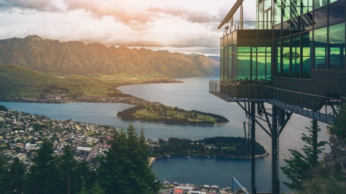 nueva-zelanda-go-study vista-de-restaurante-y-ciudad-de-nueva-zelanda