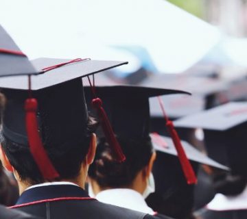 jovenes-graduados-de-educacion-superior