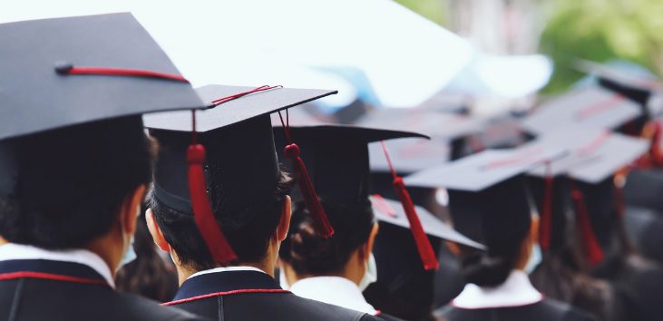 jovenes-graduados-de-educacion-superior