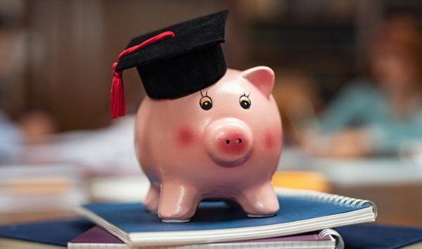 tips para ahorrar en el exterior alcancia-en-forma-de-cerdo